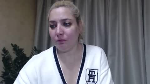 Iren online show from 11/16/25, 07:25