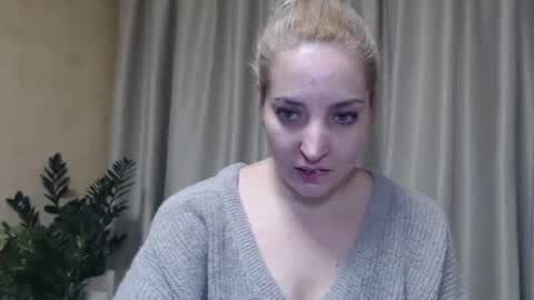 Mari online show from 01/18/25, 02:55