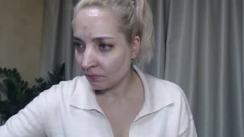 Mari online show from 10/04/25, 03:10