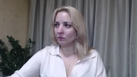 Mari online show from 11/15/25, 04:25