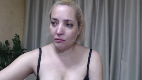 Mari online show from 07/15/26, 02:44