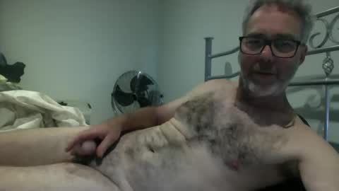 Snapshot of oiledcouple1 chatting on 10/15/25, 09:31 oiledcouple1 online show from 10/15/25, 09:31