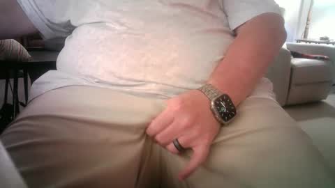 Snapshot of okiehard1 chatting on 10/06/25, 06:27 okiehard1 online show from 10/06/25, 06:27