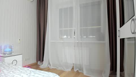 Snapshot of oksanafedorova chatting on 09/30/25, 06:24 Welcome to my fans page online show from 09/30/25, 06:24