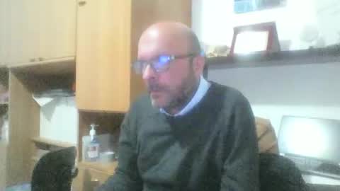 Snapshot of olak21 chatting on 11/11/25, 04:18 olak21 online show from 11/11/25, 04:18