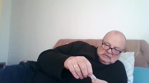 old_fkrr_ online show from 12/19/25, 11:17