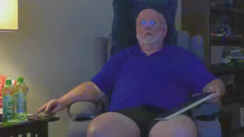 Snapshot of old_guy111 chatting on 05/14/26, 02:40 old_guy111 online show from 05/14/26, 02:40