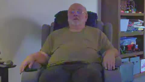 Snapshot of old_guy111 chatting on 05/17/26, 12:41 old_guy111 online show from 05/17/26, 12:41