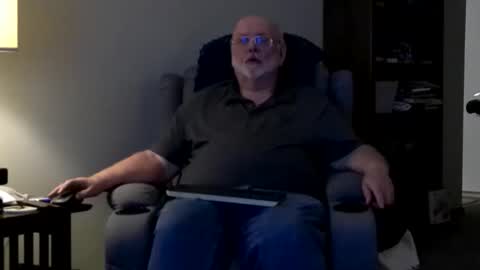 Snapshot of old_guy111 chatting on 05/25/26, 02:28 old_guy111 online show from 05/25/26, 02:28