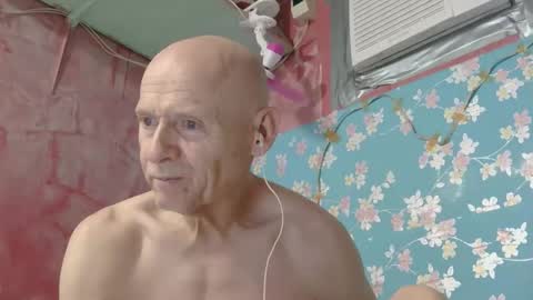 oldbuthorny62 online show from 05/12/26, 01:52