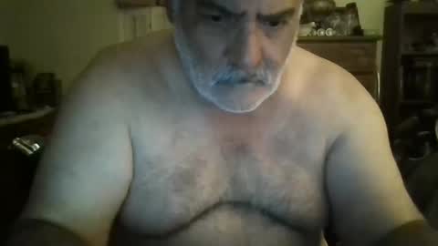 Snapshot of oldcockforyngladies chatting on 10/14/25, 08:48 oldcockforyngladies online show from 10/14/25, 08:48