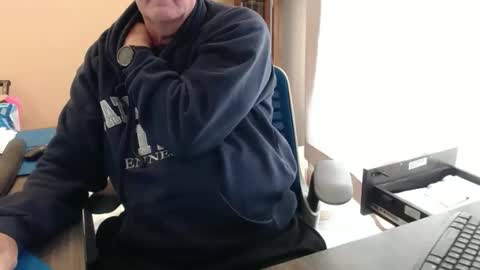 Snapshot of olderandwiser chatting on 12/17/24, 07:04 Older and Wiser online show from 12/17/24, 07:04