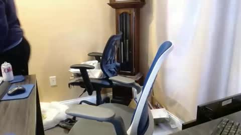 Snapshot of olderandwiser chatting on 12/18/24, 05:31 Older and Wiser online show from 12/18/24, 05:31