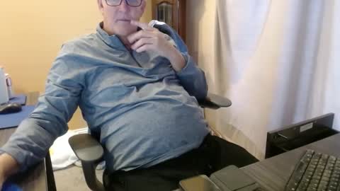 Snapshot of olderandwiser chatting on 12/20/24, 06:56 Older and Wiser online show from 12/20/24, 06:56