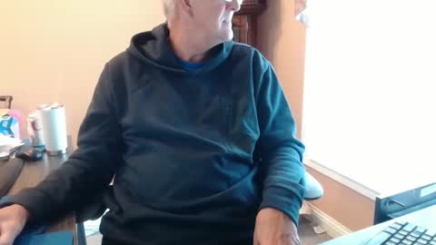 Snapshot of olderandwiser chatting on 01/03/25, 03:33 Older and Wiser online show from 01/03/25, 03:33