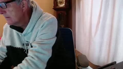 Snapshot of olderandwiser chatting on 01/30/25, 06:10 Older and Wiser online show from 01/30/25, 06:10