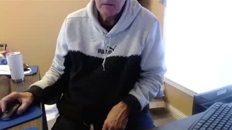 Snapshot of olderandwiser chatting on 02/11/25, 08:52 Older and Wiser online show from 02/11/25, 08:52