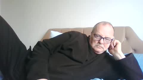 oldfkr69 online show from 03/10/25, 11:53