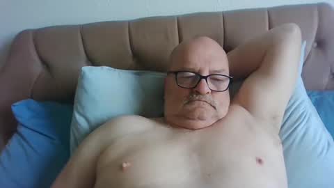 oldfkr69 online show from 03/12/25, 08:30