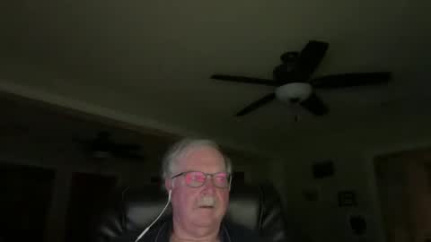 Snapshot of oldlakeguy chatting on 01/14/25, 05:51 OldLakeGuy online show from 01/14/25, 05:51