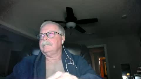 Snapshot of oldlakeguy chatting on 02/20/25, 04:28 OldLakeGuy online show from 02/20/25, 04:28