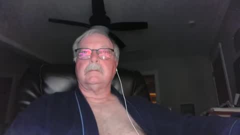 Snapshot of oldlakeguy chatting on 03/11/25, 02:21 OldLakeGuy online show from 03/11/25, 02:21