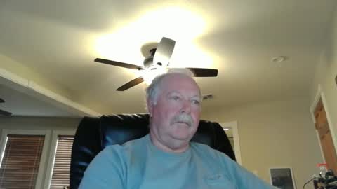 Snapshot of oldlakeguy chatting on 09/22/25, 11:51 OldLakeGuy online show from 09/22/25, 11:51