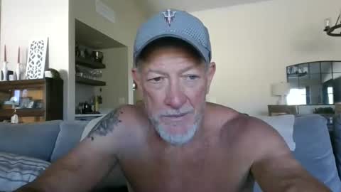 Snapshot of oldmanmeataz chatting on 05/01/26, 04:55 oldmanmeataz online show from 05/01/26, 04:55