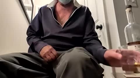 Snapshot of oldsubman chatting on 11/17/25, 11:32 oldsubman online show from 11/17/25, 11:32