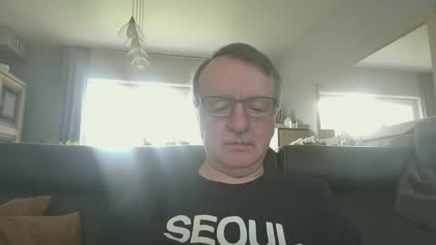 Snapshot of oldtimer160162493 chatting on 04/28/26, 11:26 oldtimer160162493 online show from 04/28/26, 11:26