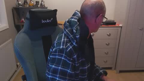 oldveteranuk online show from 09/13/25, 04:56