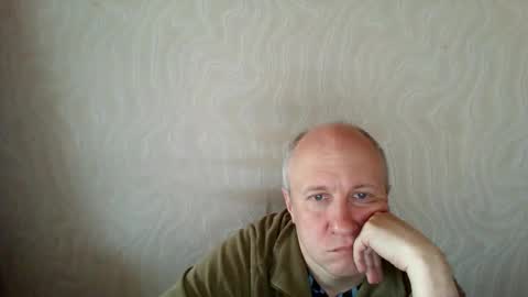 Snapshot of oleg365 chatting on 05/05/26, 07:05 figaro online show from 05/05/26, 07:05