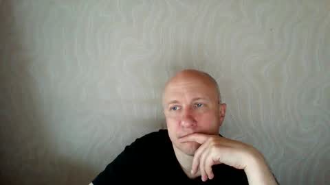 Snapshot of oleg365 chatting on 05/16/26, 07:05 figaro online show from 05/16/26, 07:05