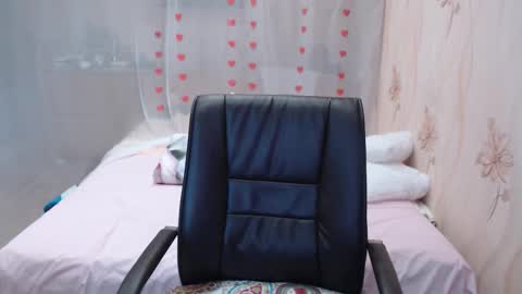 Snapshot of olgahottie chatting on 09/19/25, 10:10 OlgaHottie online show from 09/19/25, 10:10