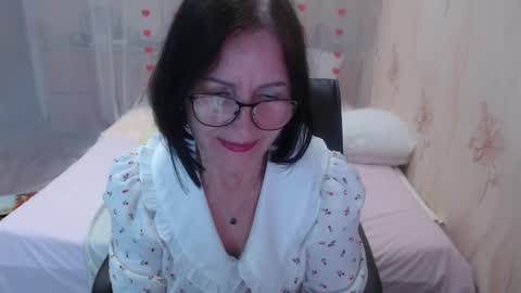 Snapshot of olgahottie chatting on 10/09/25, 11:47 OlgaHottie online show from 10/09/25, 11:47