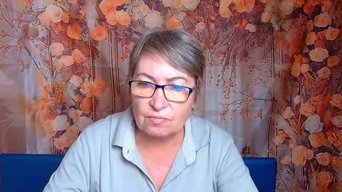 OlgaLuck online show from 12/01/25, 11:15