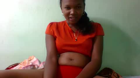 Snapshot of olgamariah203875 chatting on 03/08/25, 05:33 olgamariah203875 online show from 03/08/25, 05:33