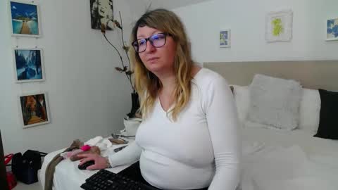Olga Pavlova online show from 04/04/26, 12:35