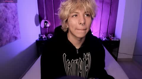 oliiverr22 online show from 12/16/25, 11:59