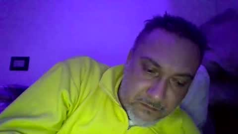 Snapshot of olimpio1230 chatting on 01/31/25, 08:33 olimpio1230 online show from 01/31/25, 08:33