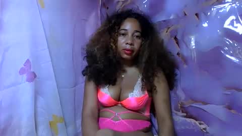 Snapshot of olinaa chatting on 06/08/26, 01:28 olinaa online show from 06/08/26, 01:28
