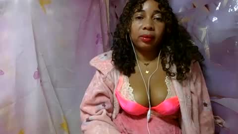 Snapshot of olinaa chatting on 06/22/26, 03:36 olinaa online show from 06/22/26, 03:36