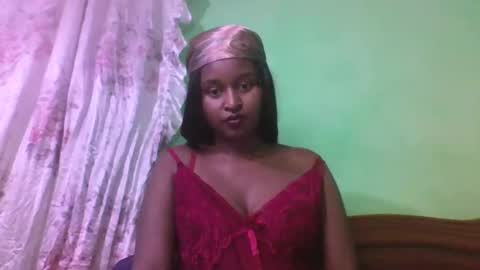 olinah610 online show from 11/15/25, 08:27