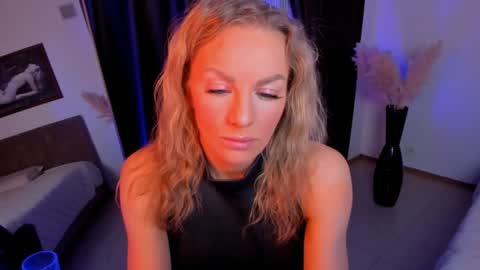 oliva_candy online show from 01/28/25, 03:15