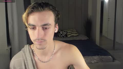 Snapshot of oliver__martinez chatting on 10/08/25, 10:51 OLIVER MARTINEZ online show from 10/08/25, 10:51