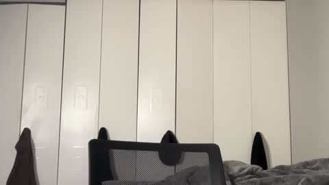 Snapshot of oliver_beck chatting on 12/11/24, 02:52 Oliver Beck online show from 12/11/24, 02:52