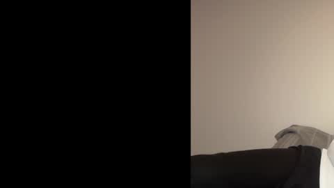 Snapshot of oliver_beck chatting on 01/20/25, 02:01 Oliver Beck online show from 01/20/25, 02:01