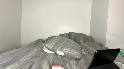 Snapshot of oliver_beck chatting on 10/01/25, 02:39 Oliver Beck online show from 10/01/25, 02:39