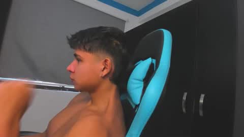 Oliver bray online show from 10/28/25, 02:31