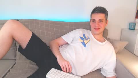 Oliver online show from 03/12/25, 01:40